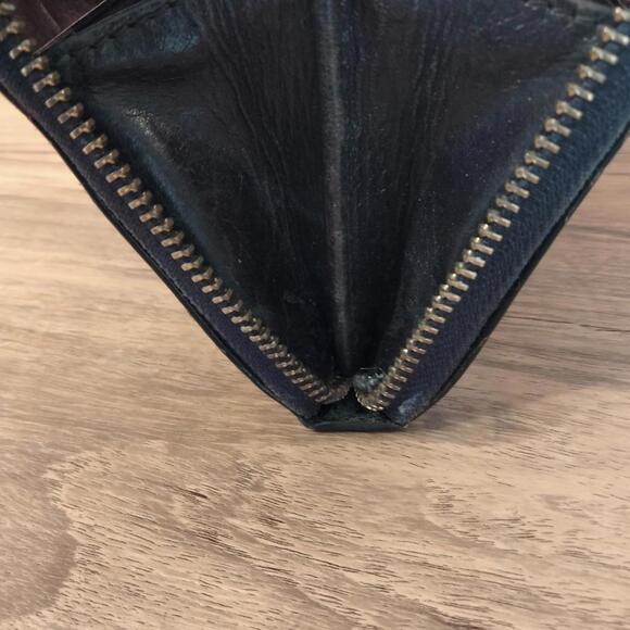 Tory Burch Robinson Black Patent Leather Zip Around Continental Wallet - Picture 7 of 9